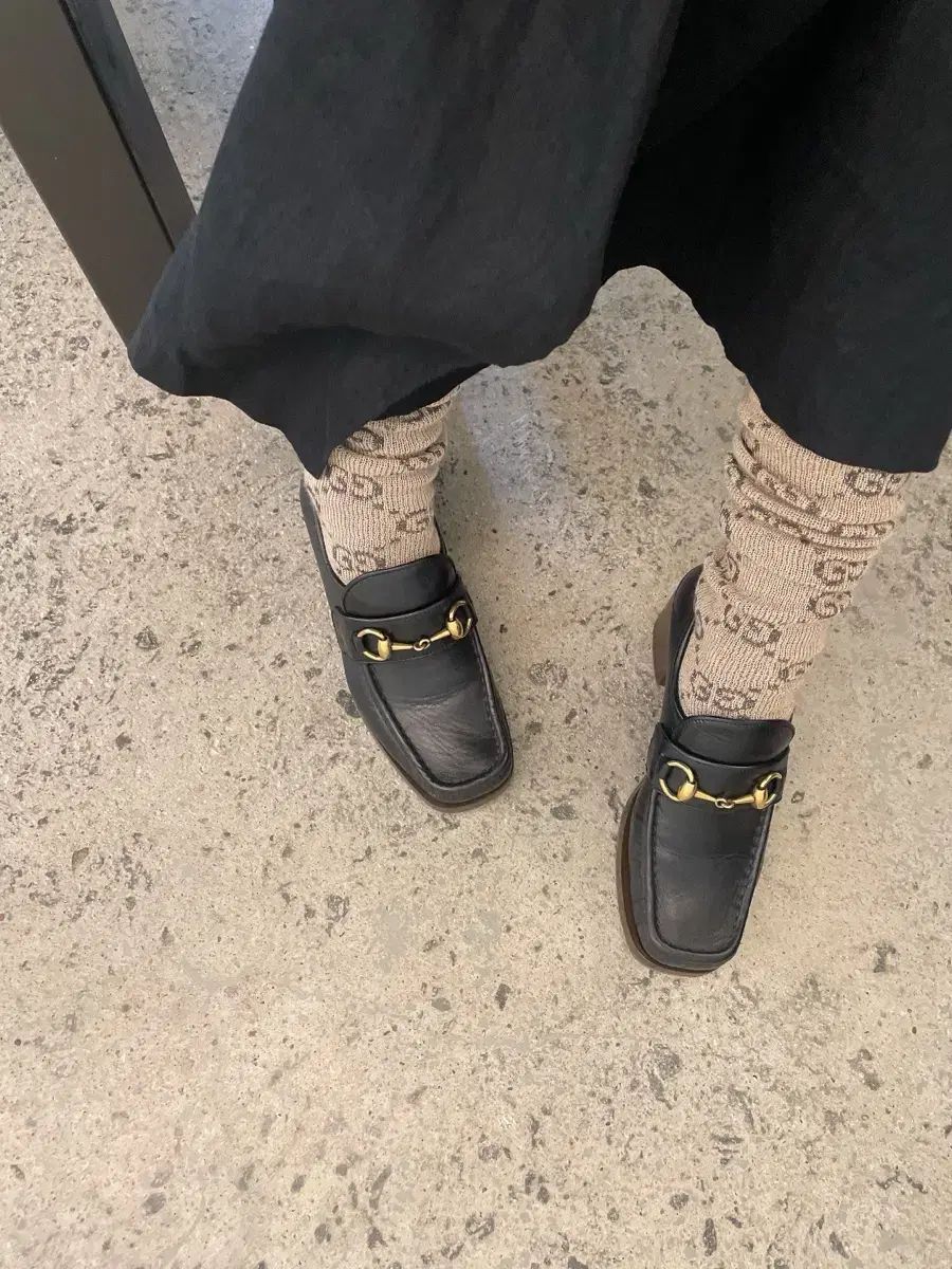 GUCCI ミドルローファー靴 56,691円