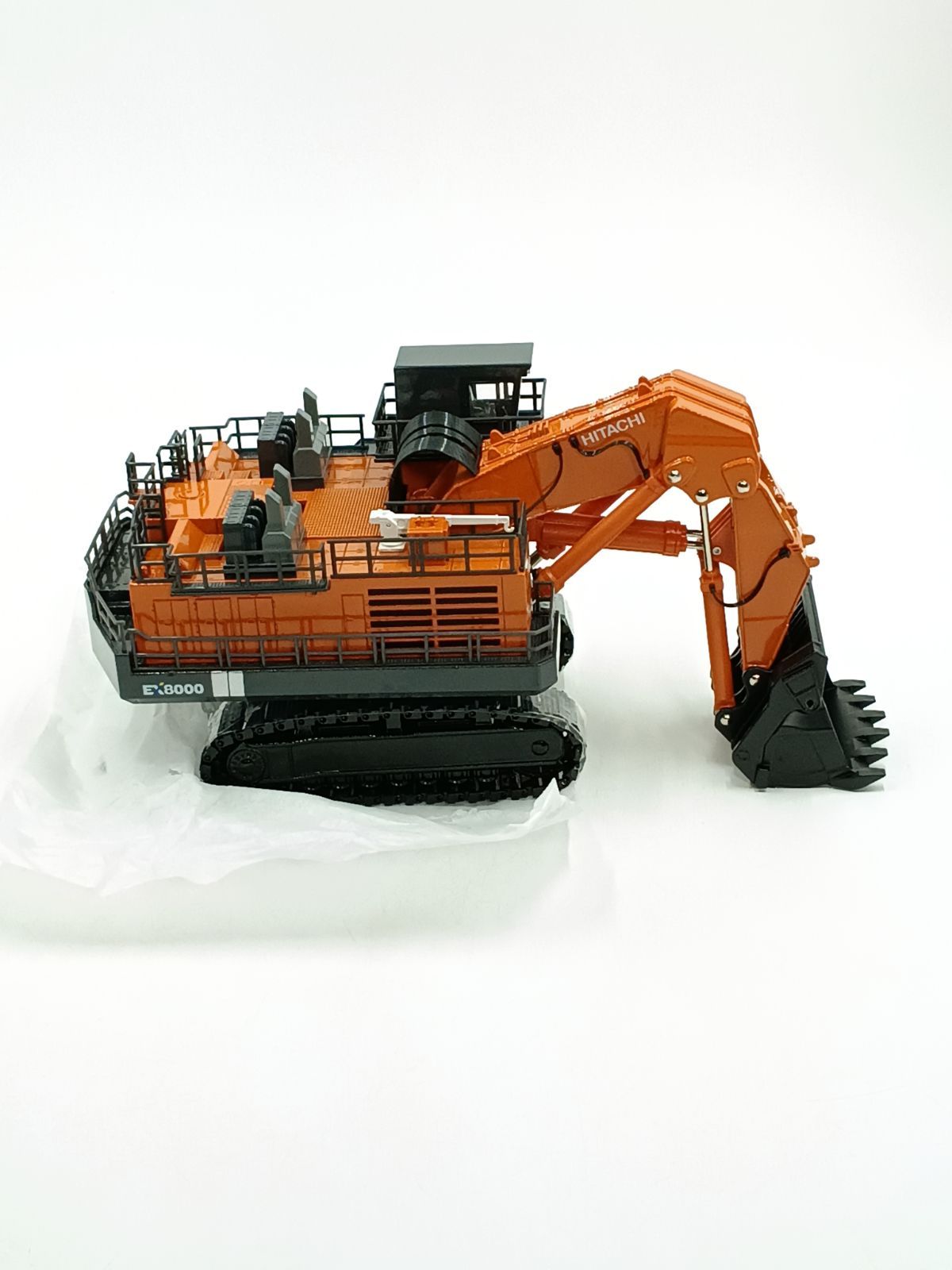 未使用 HITACHI EX8000 油圧ショベル 1/87 模型 - メルカリ