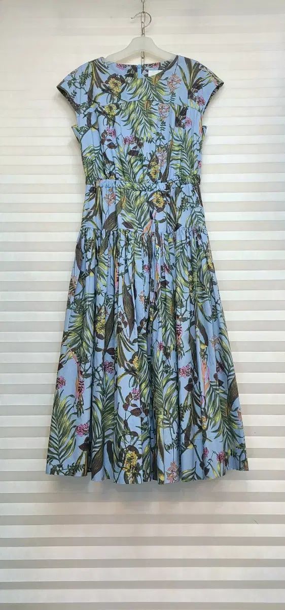RENEEVON> フローラル パータン ロング丈ワンピース (659千円) 10,920円
