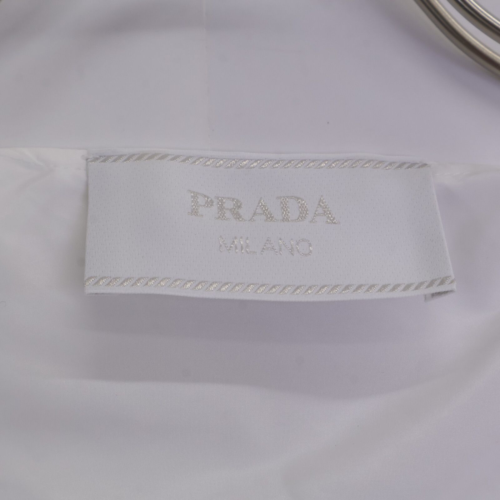 PRADA プラダ 【新品同様/国内正規/24年製】SGC835 トライアングルロゴ ナイロン フーディジャケット L PRADA プラダ 【新品同様/国内正規/24年製】SGC835 トライアングルロゴ