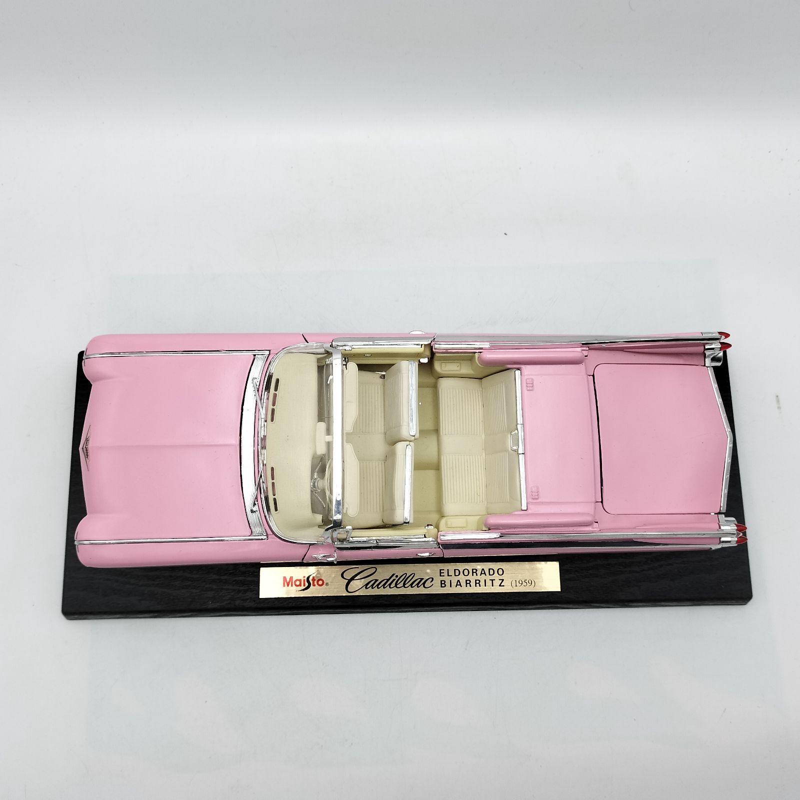 1/18 キャデラック エルドラド ビアリッツ 1959 ピンク マイスト 箱