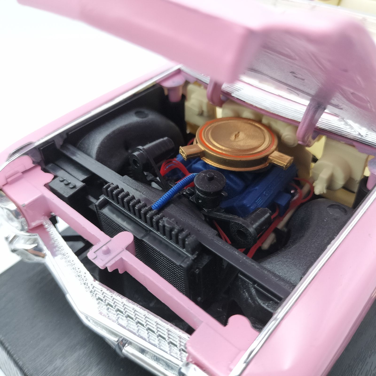 1/18 キャデラック エルドラド ビアリッツ 1959 ピンク マイスト 箱