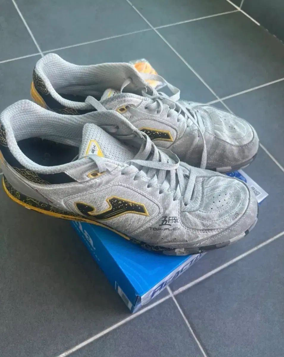 Joma トップフレックス リーバウンド サッカーシューズ 275