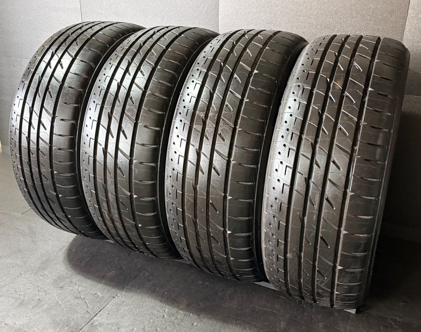 おそらく未使用　2019年製 約9.9分山 ブリヂストン　BRIDGESTONE プレイズ　PlayZ PX-RV 245/40R20 4本 h_2648