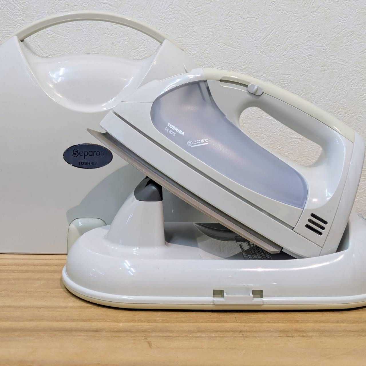 成】ジャンク 東芝 コードレス スチームアイロン Separon セパロン TA