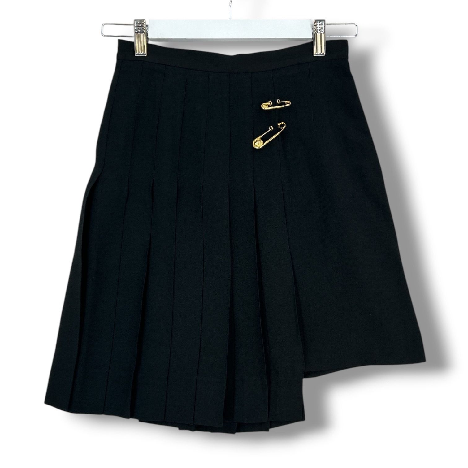 VERSUS VERSACE ヴェルサスヴェルサーチ ゴールドピン付き プリーツ