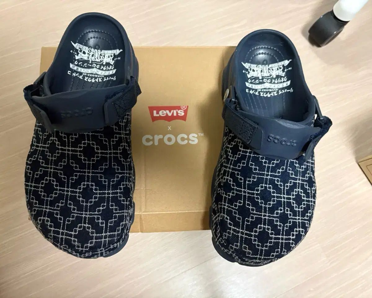 Crocs x LEVI'S オール テレイン クロッグ ネイビー 270