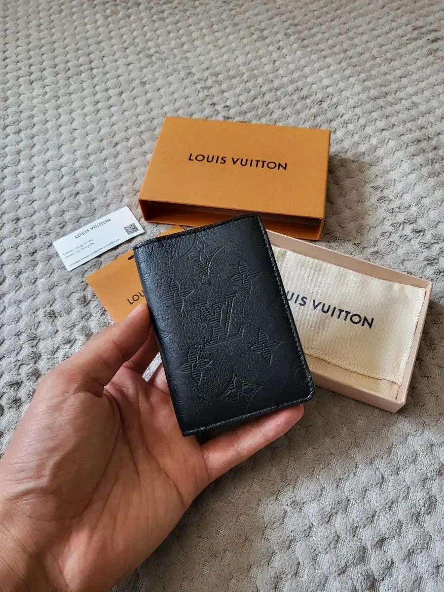 Louis Vuitton シャドウ オーガナイザー カードウォレット ブラック