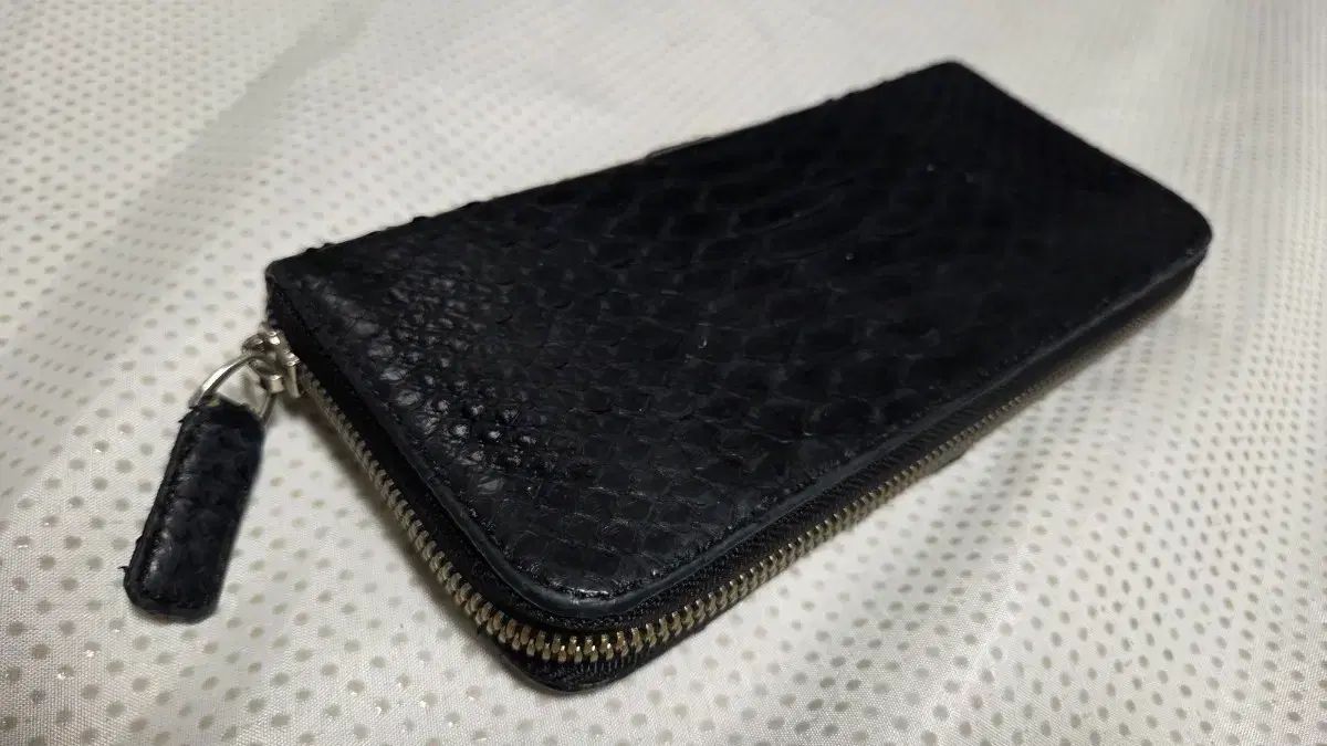 リアルパイソン柄 ジッパー長財布