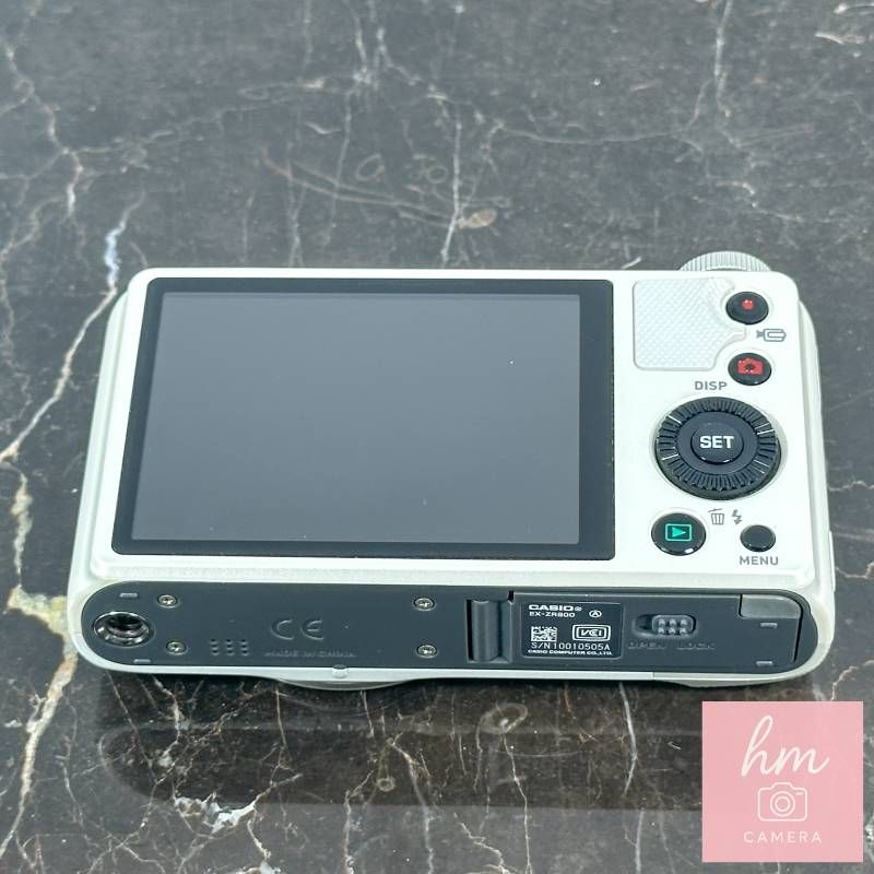 美品】CASIO HIGH SPEED EXILIM EX-ZR800 ホワイト 1610万画素 光学18