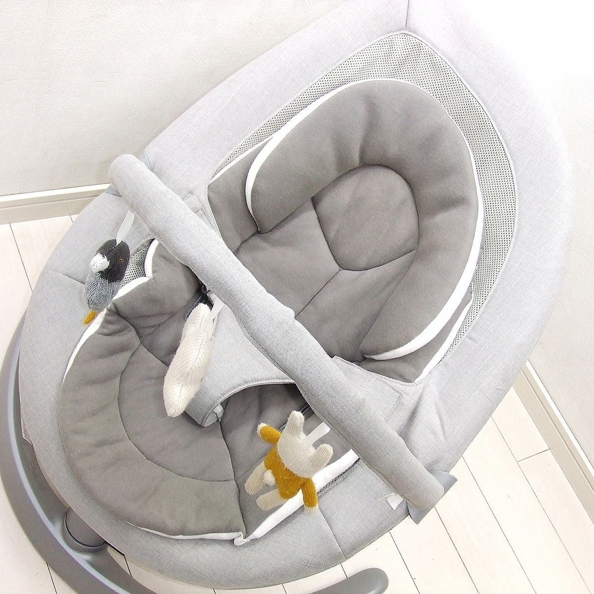 お得っ！厳選中古】バウンサー nuna ヌナ リーフ グロウ トイバー付 