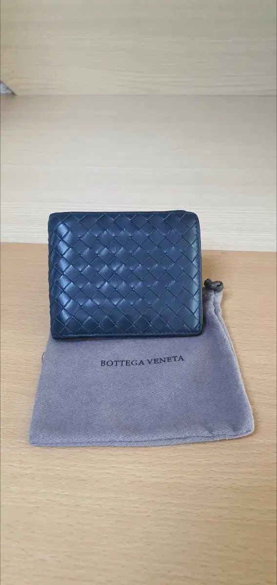 BOTTEGA VENETA ボッテガ・ヴェネタ 二つ折り財布/財布 正規品A級(鑑定済)