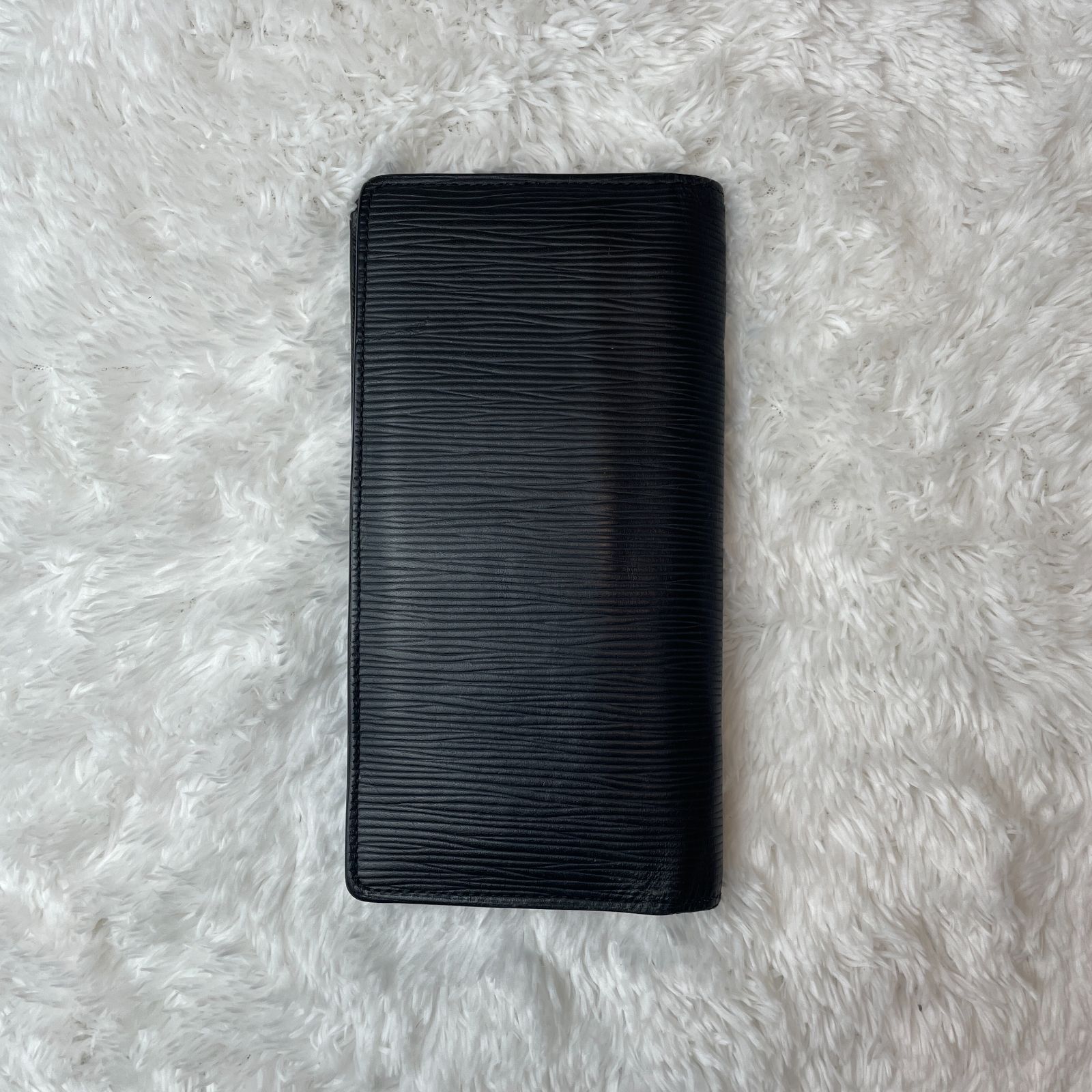 ルイヴィトン LOUIS VUITTON エピ 長財布 黒 ブラック 二つ折り財布