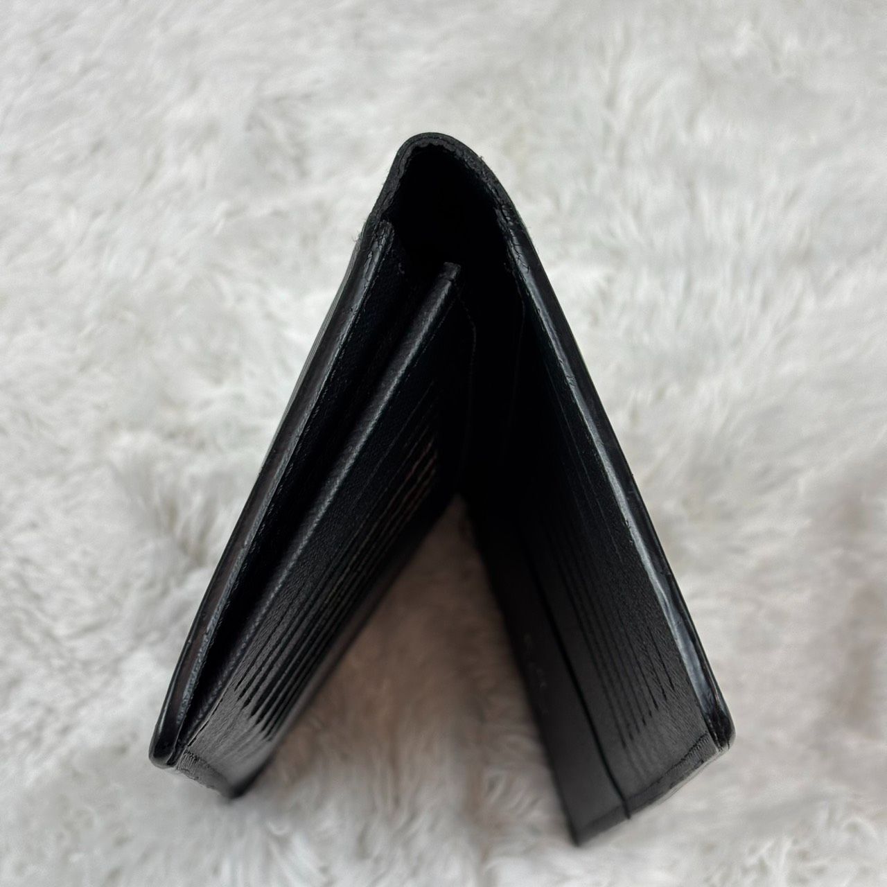 ルイヴィトン LOUIS VUITTON エピ 長財布 黒 ブラック 二つ折り財布