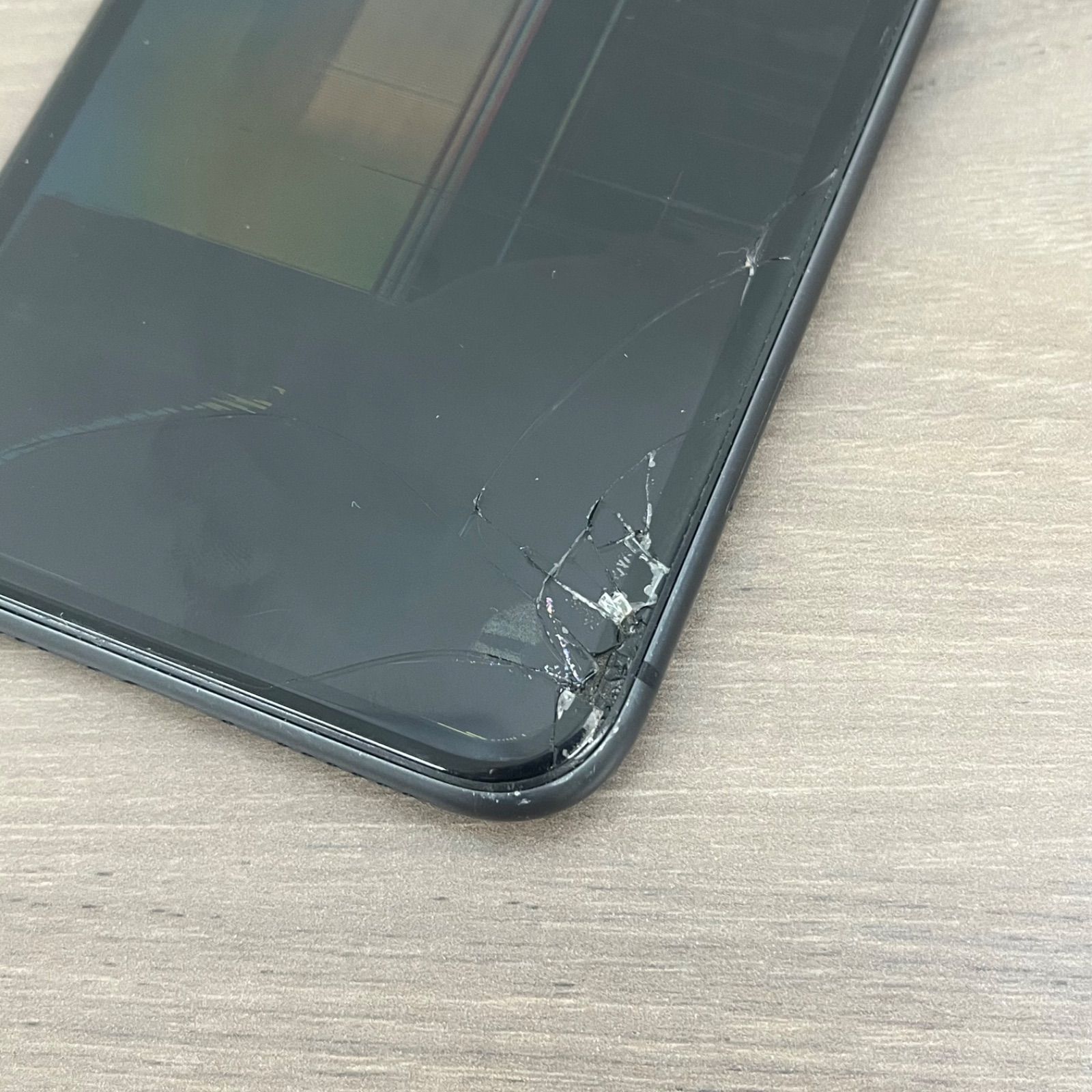 s8468) Apple iPhone11 64GB 本体 ジャンク 画面割れ 液晶故障 液晶