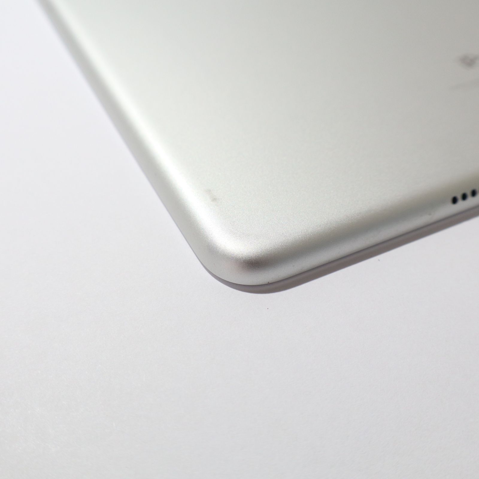 iPad Air2 MNV62J/A A1566 32GB WiFiモデル シルバー 動作品 Apple 