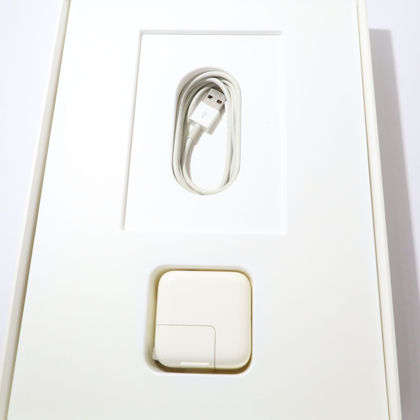 iPad Air2 MNV62J/A A1566 32GB WiFiモデル シルバー 動作品 Apple 