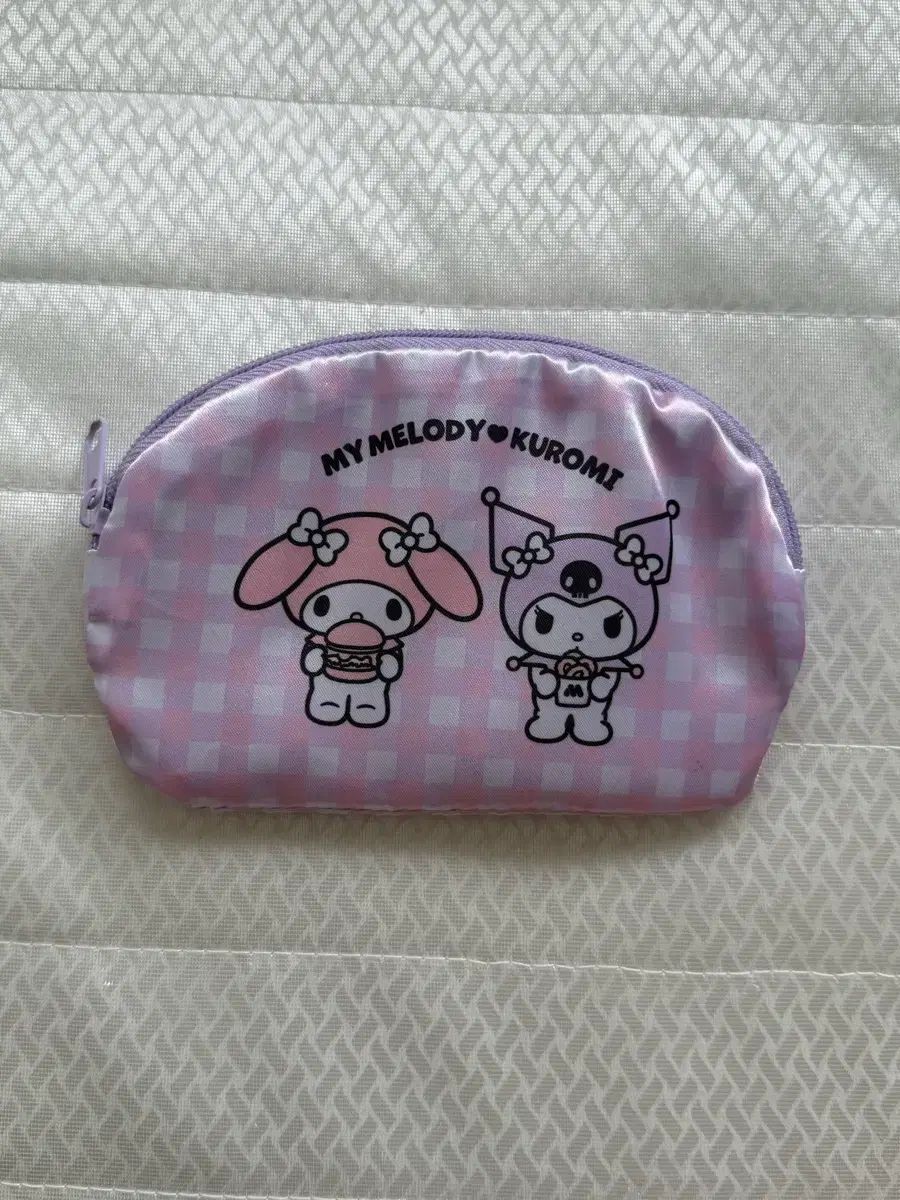 サンリオ マイメロディ クロミ x モスバーガー サテンポーチ 財布