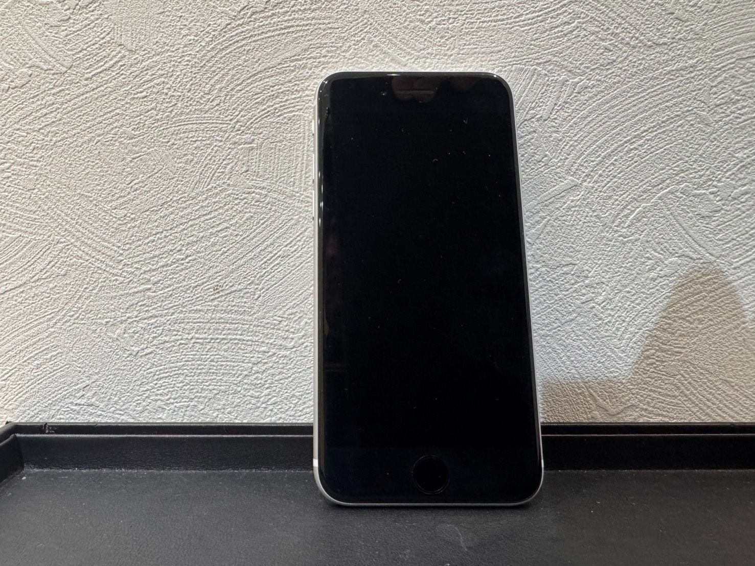 iPhone SE（第2世代）（機種番号「MHGQ3J/A」動作確認済み　初期化済み