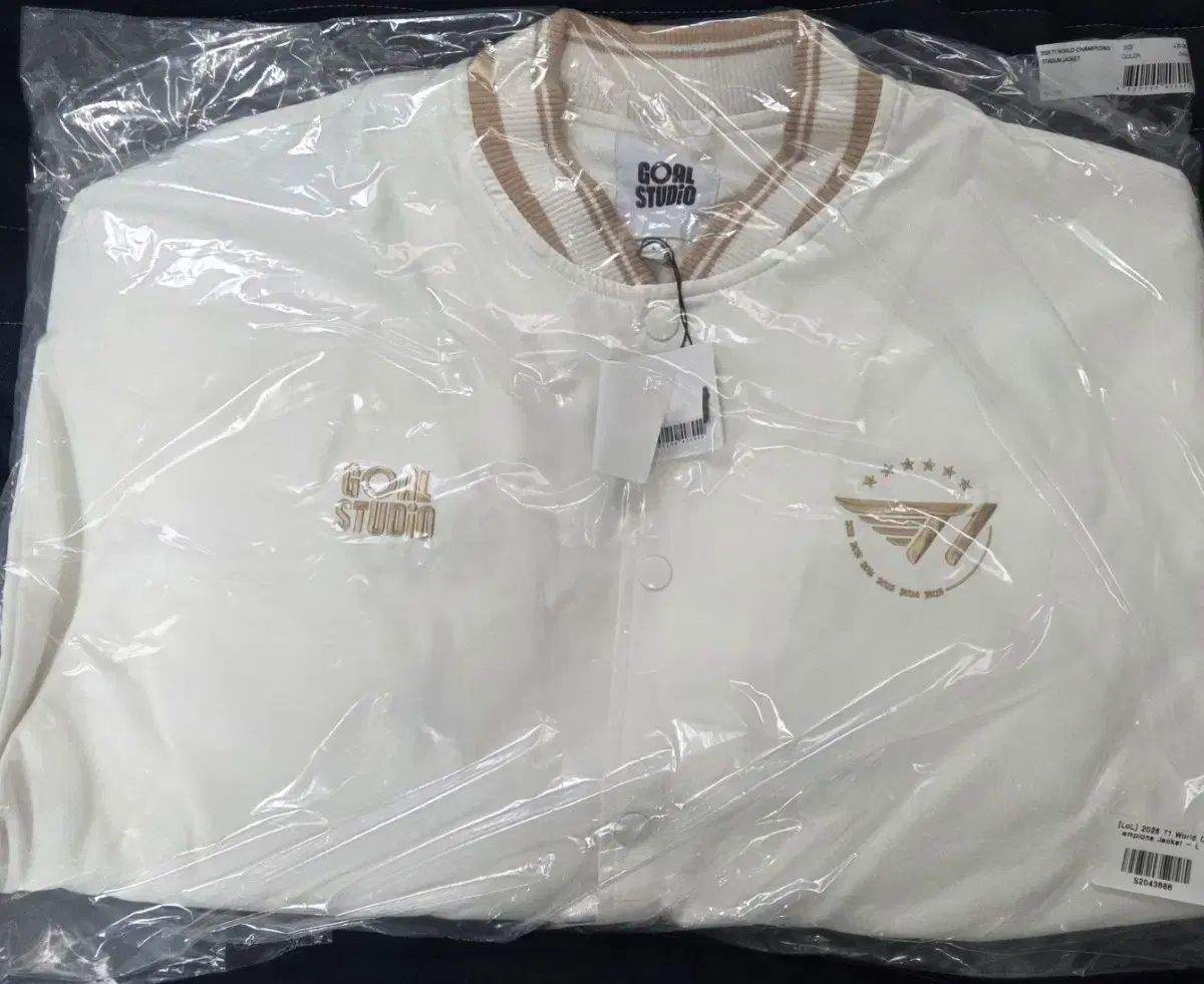 T1 25th League of Legends World Championship チャンピオン ジャケット Lサイズ 未開封