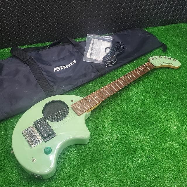 値下！FERNANDES ミニエレキギター ZO-3 ミントグリーン アンプ内蔵 FERNANDES ZO-3 アンプ内蔵 ミニギター ぞうさん ミントグリーン