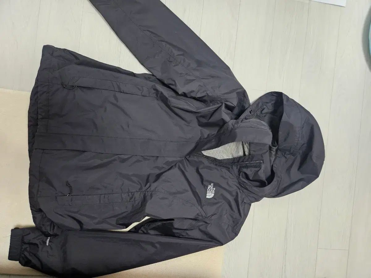 正規品) THE NORTH FACE ザノースフェイス 黒 ウィンドブレーカー