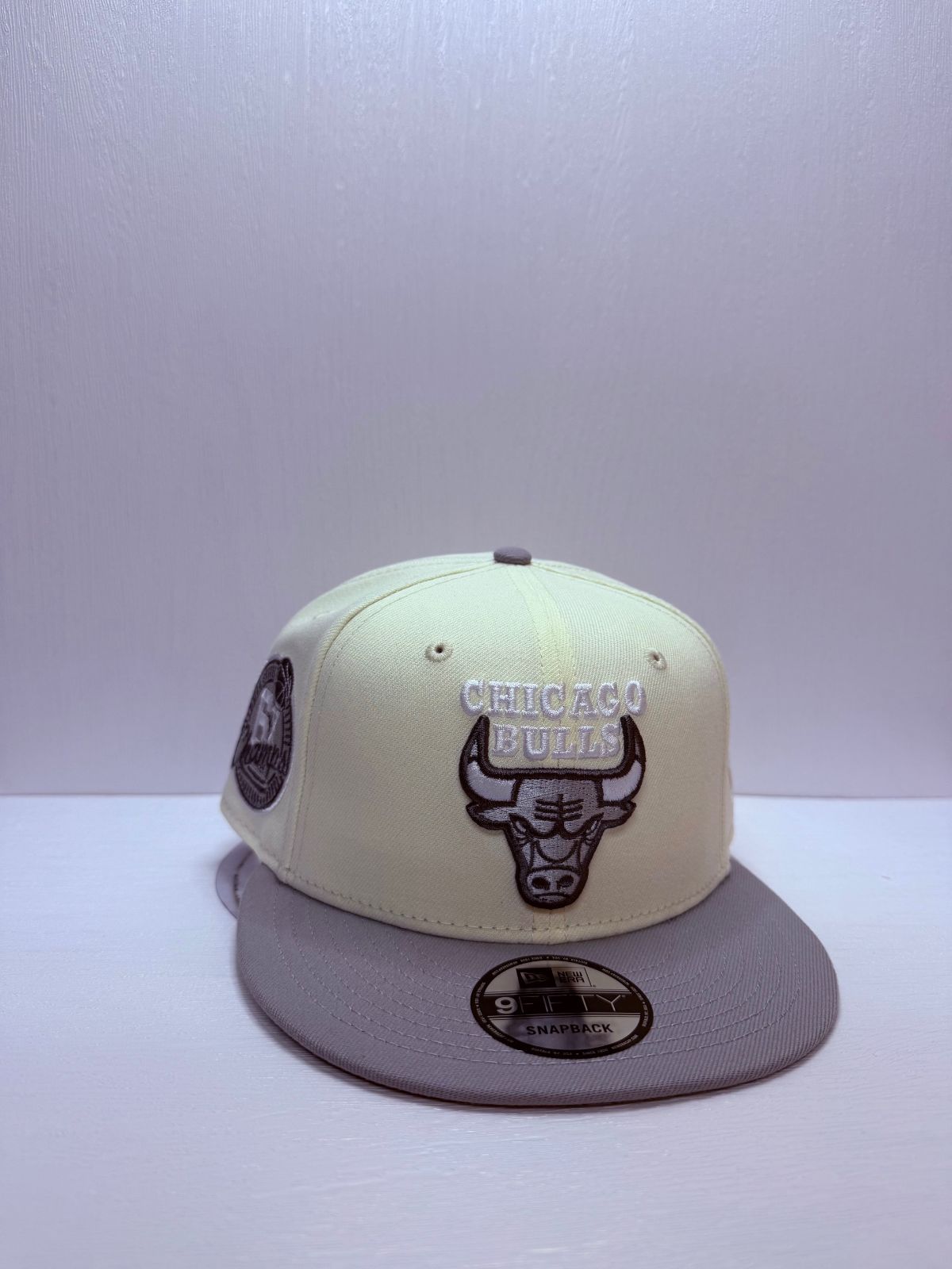 ニューエラ シカゴブルズ 6×チャンピオンズ 9fifty スナップバックキャップ ツートンカラー