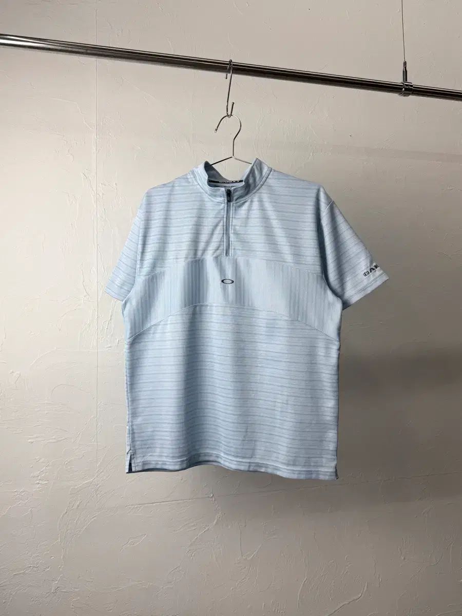 オークリー ハーフ ジップアップ 半袖 Tシャツ