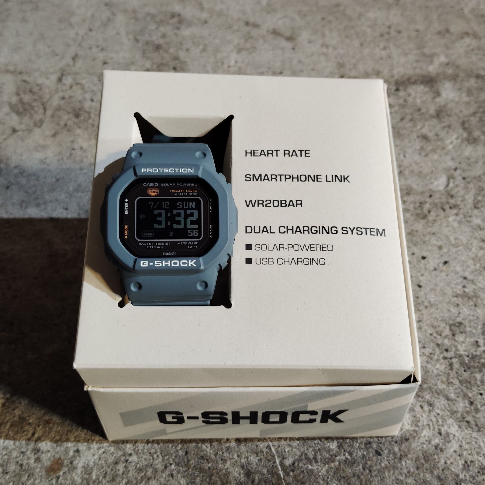 G-SHOCK G-SQUAD DW-H5600-2JR 腕時計 ブルーグレー ジーショック