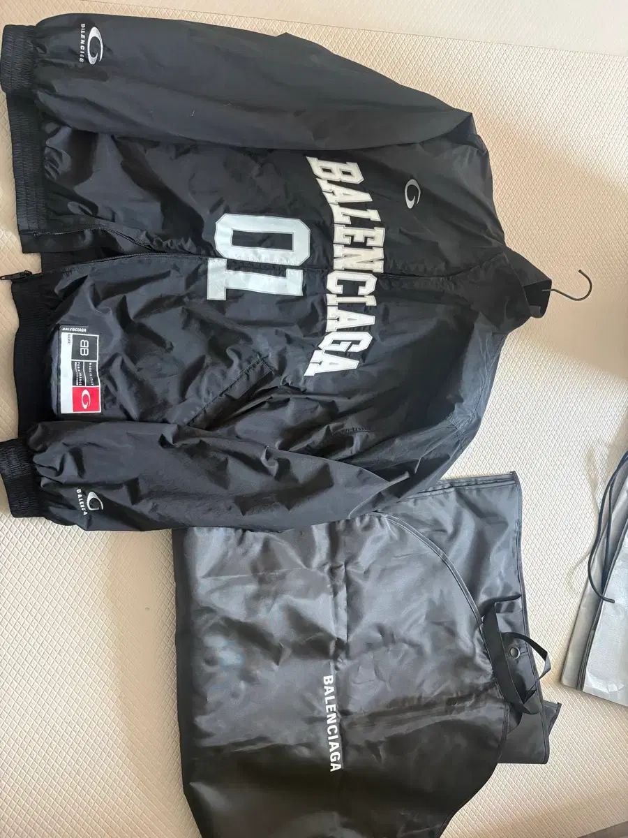 バレンシアガ バスケットボール ジャケット 国文タグ xs