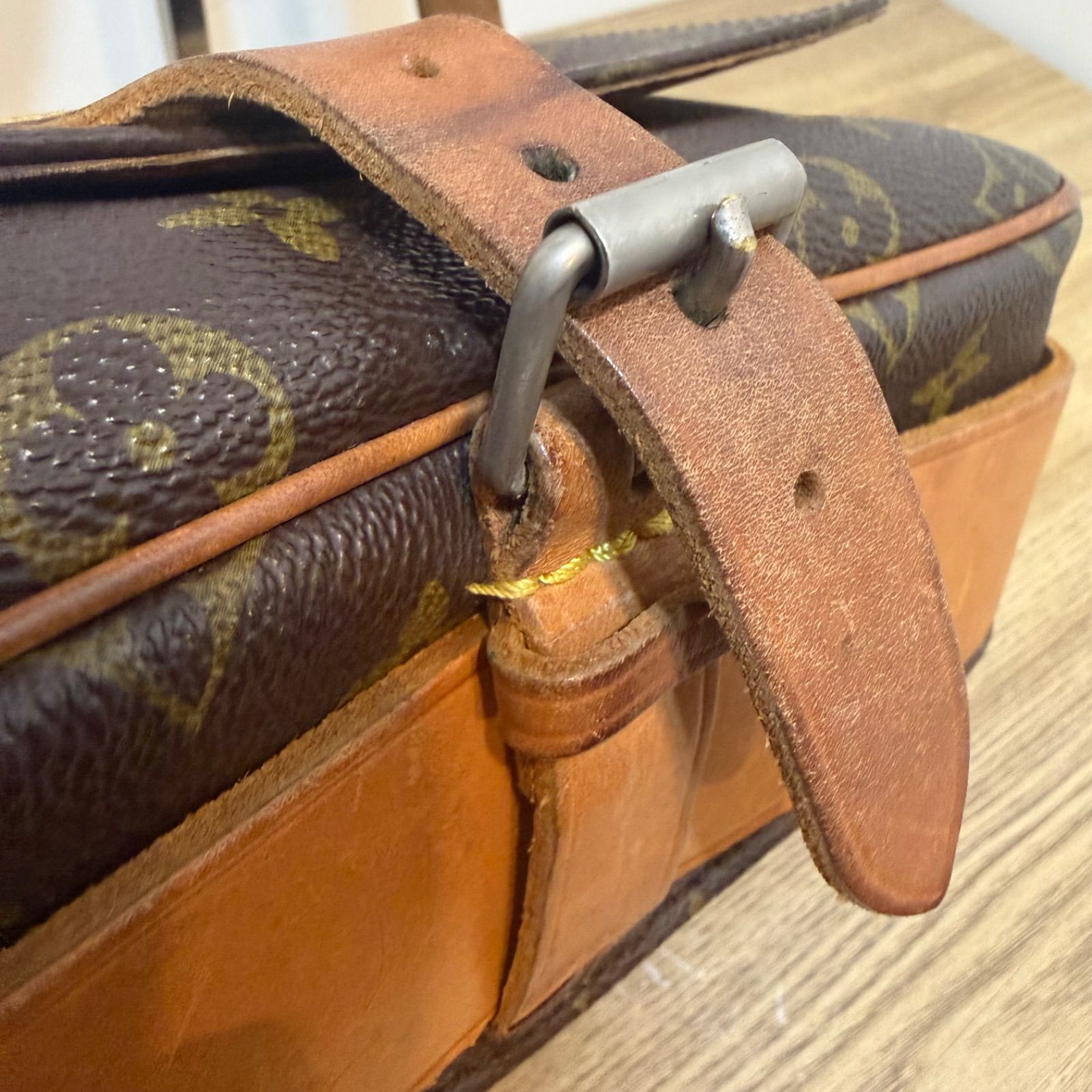 美品】LOUIS VUITTON ルイヴィトン モノグラム カルトシエール