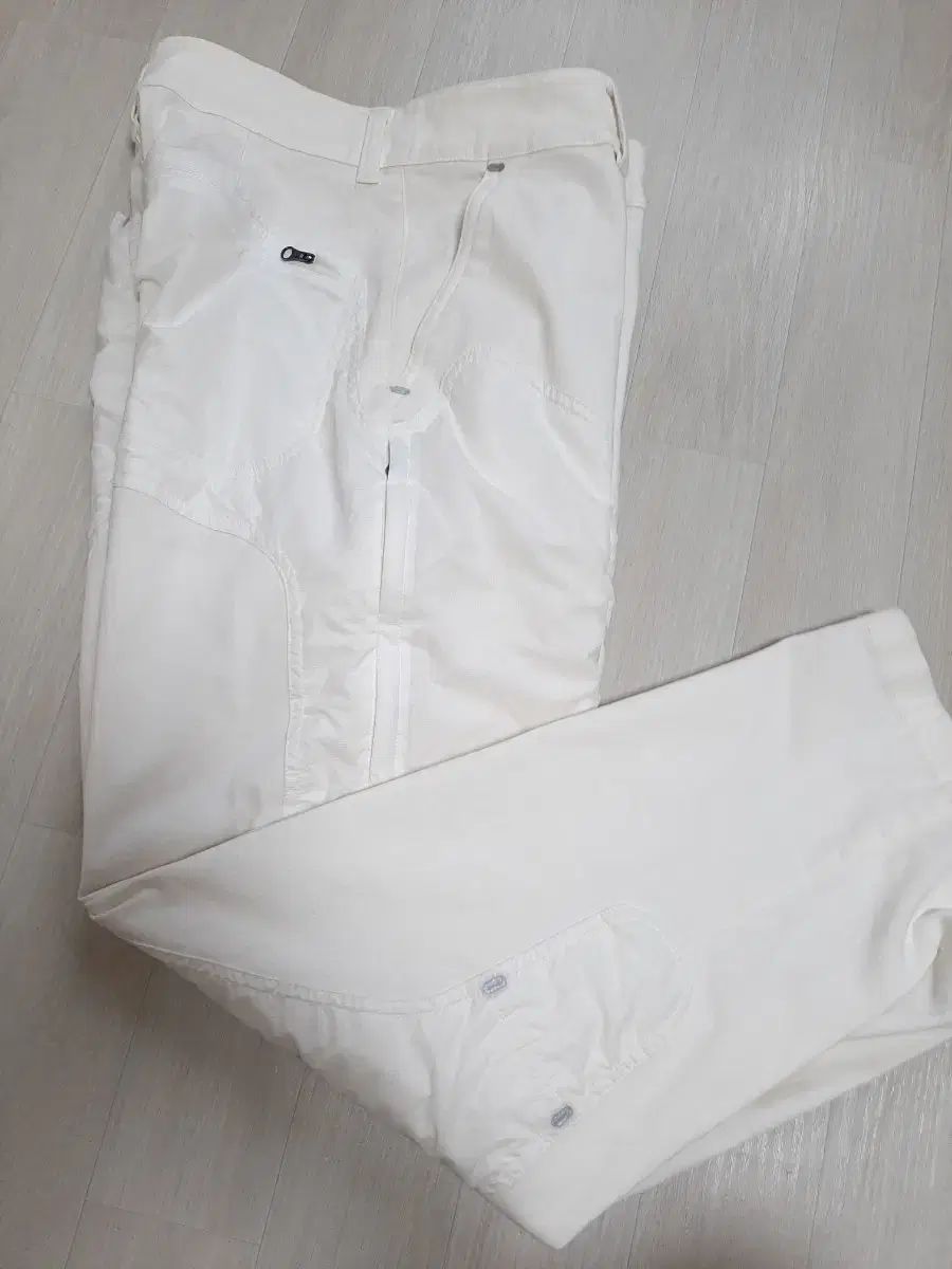 ナイキ オフホワイト NRG パンツ 10,740円