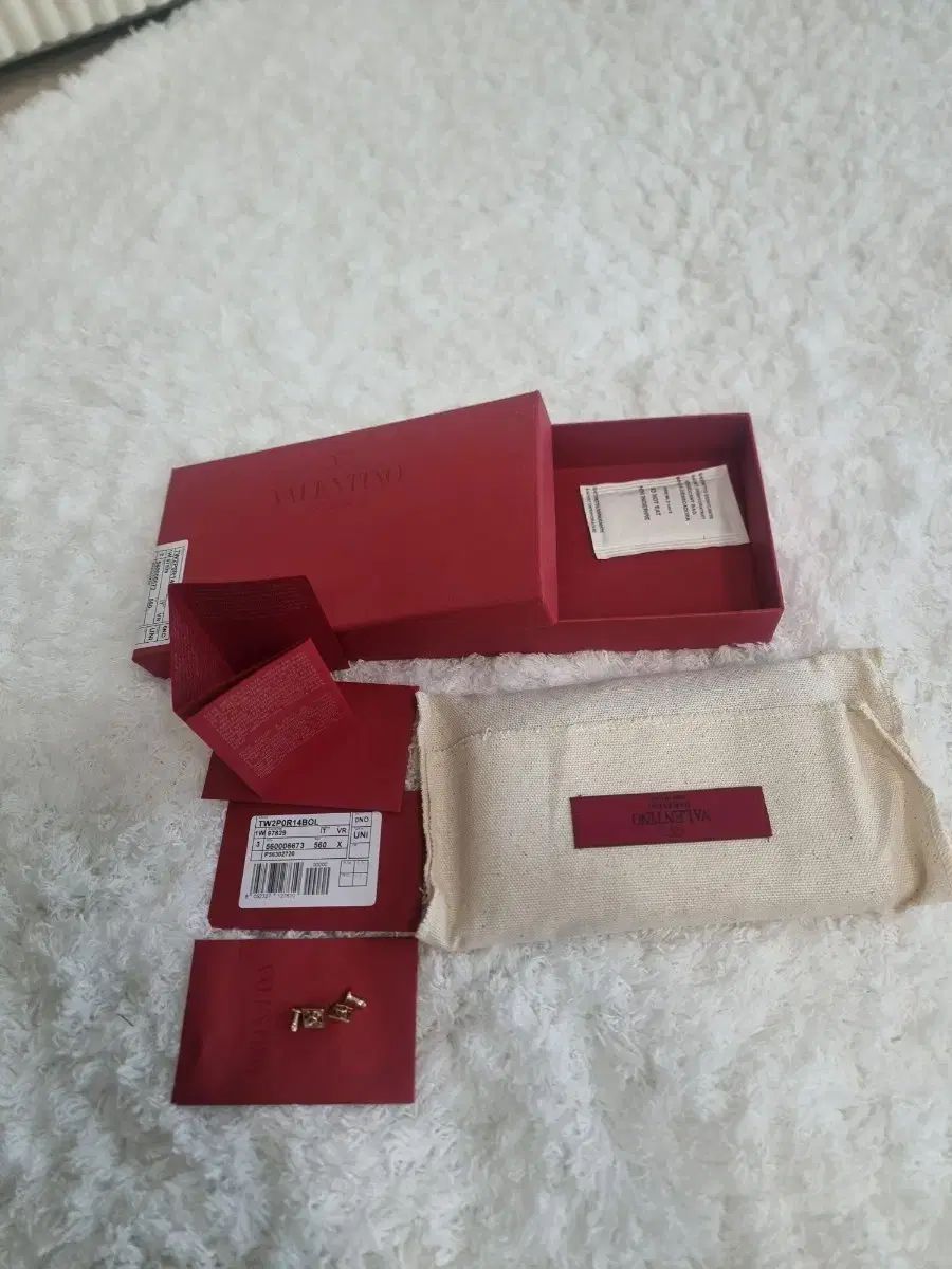 Valentino V ロゴ 二つ折り財布 フルセット 正規品