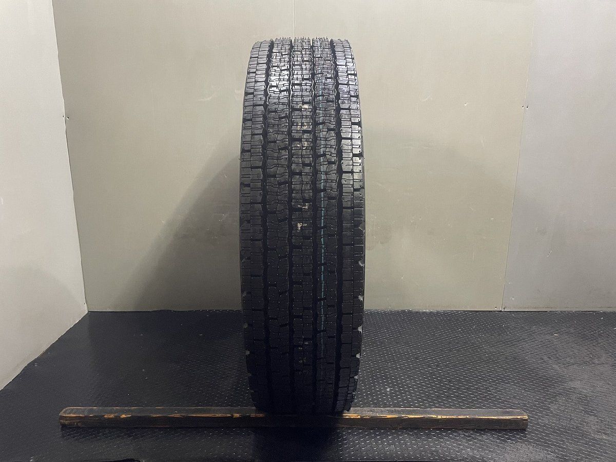 【新品】札幌発 引取OK DUNLOP SP002 11R22.5 16PR 22.5インチ トラックタイヤ スタッドレス 1本 23年製 大型トラック ダンプ等　(VTY113)