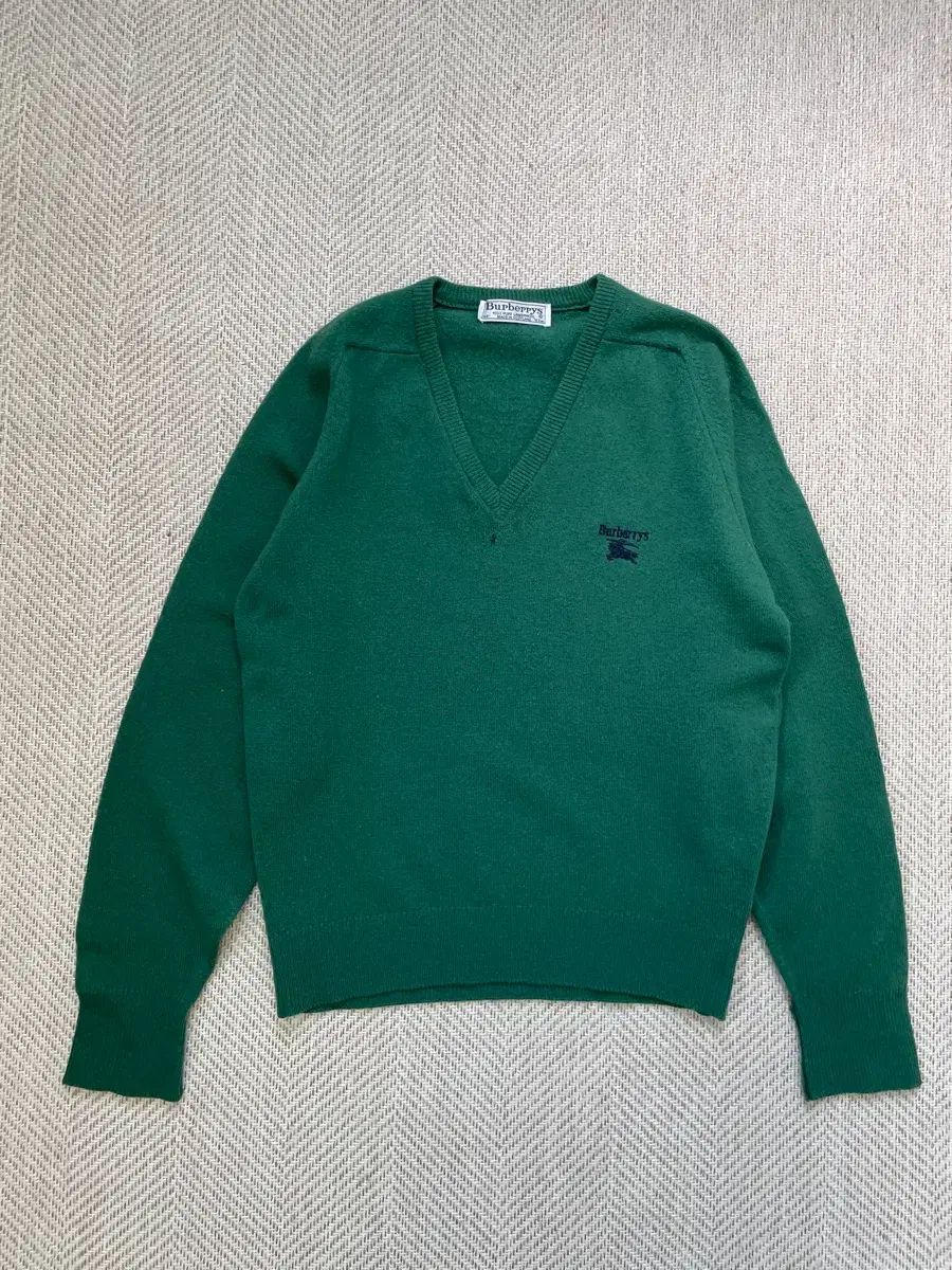 BURBERRY バーバリー ピュア ラムウール ニット セーター 9,899円