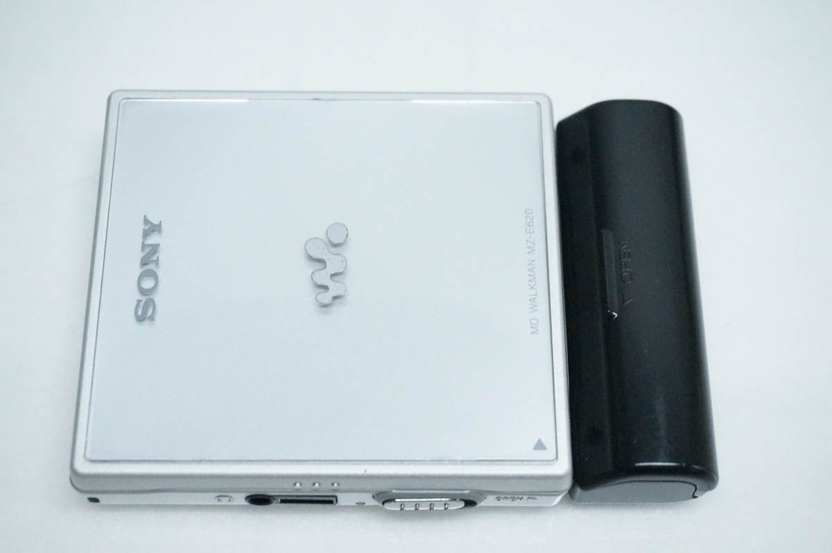 中古】C SONYソニー ポータブルMDプレーヤー MDウォークマン MZ-E620