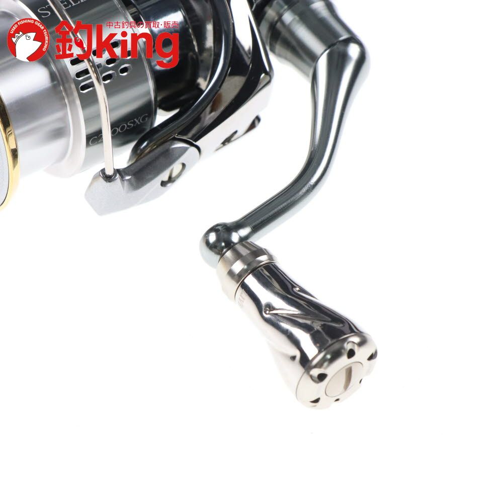 中古/美品】 シマノ 18 ステラ C2500SXG リブレ ハンドルノブ付 /H062M