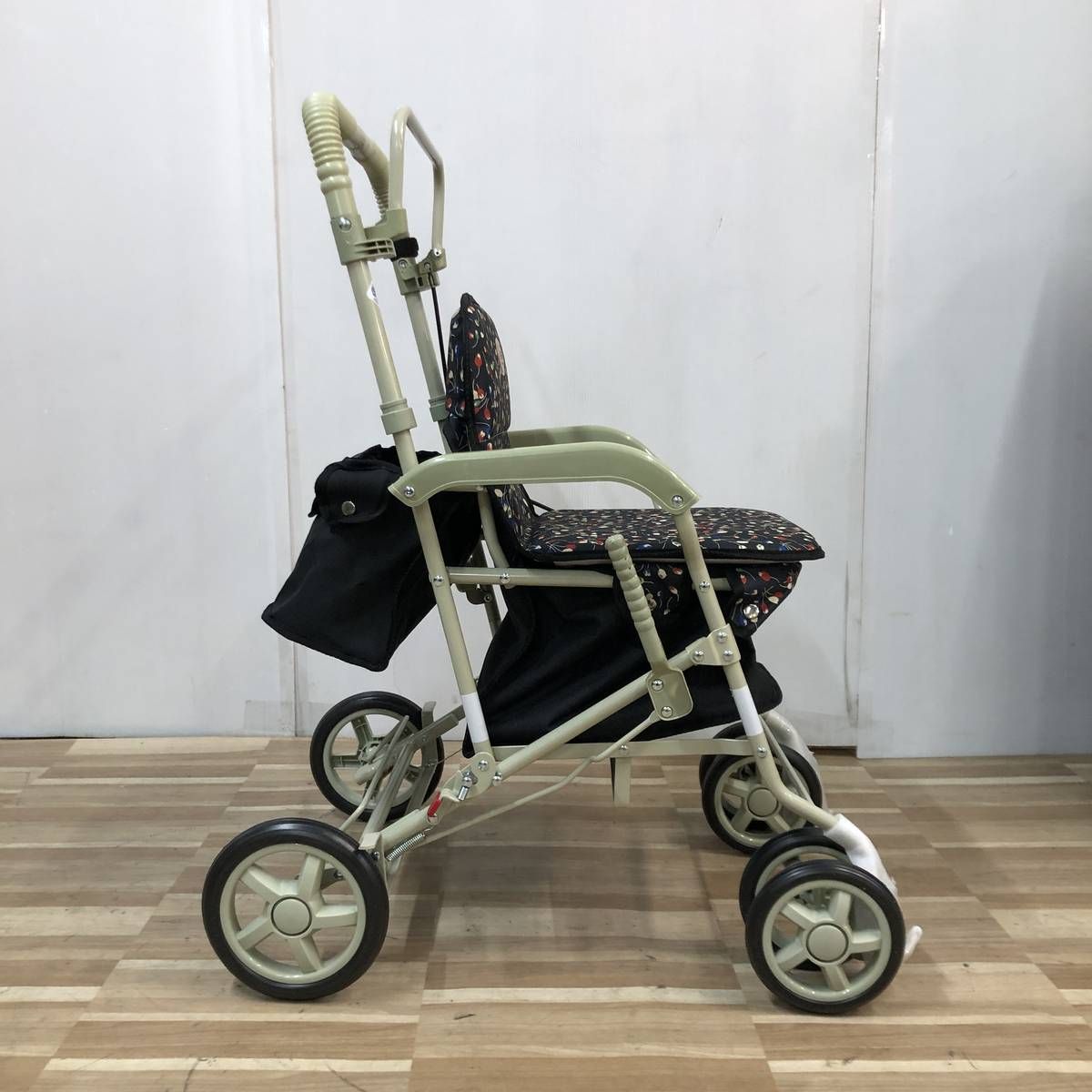 ☆未使用☆ シルバーカー SHIMA 島製作所 マーチS 小花ブラック 手押し