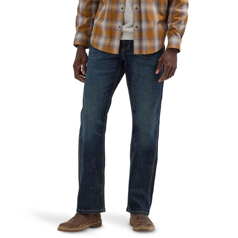 ラングラー メンズ ボトムス デニムパンツ リラックスフィット ブーツカット ブーツ ジーンズ Mens Wrangler Peak Comfort Relaxed Fit Bootcut Jeans