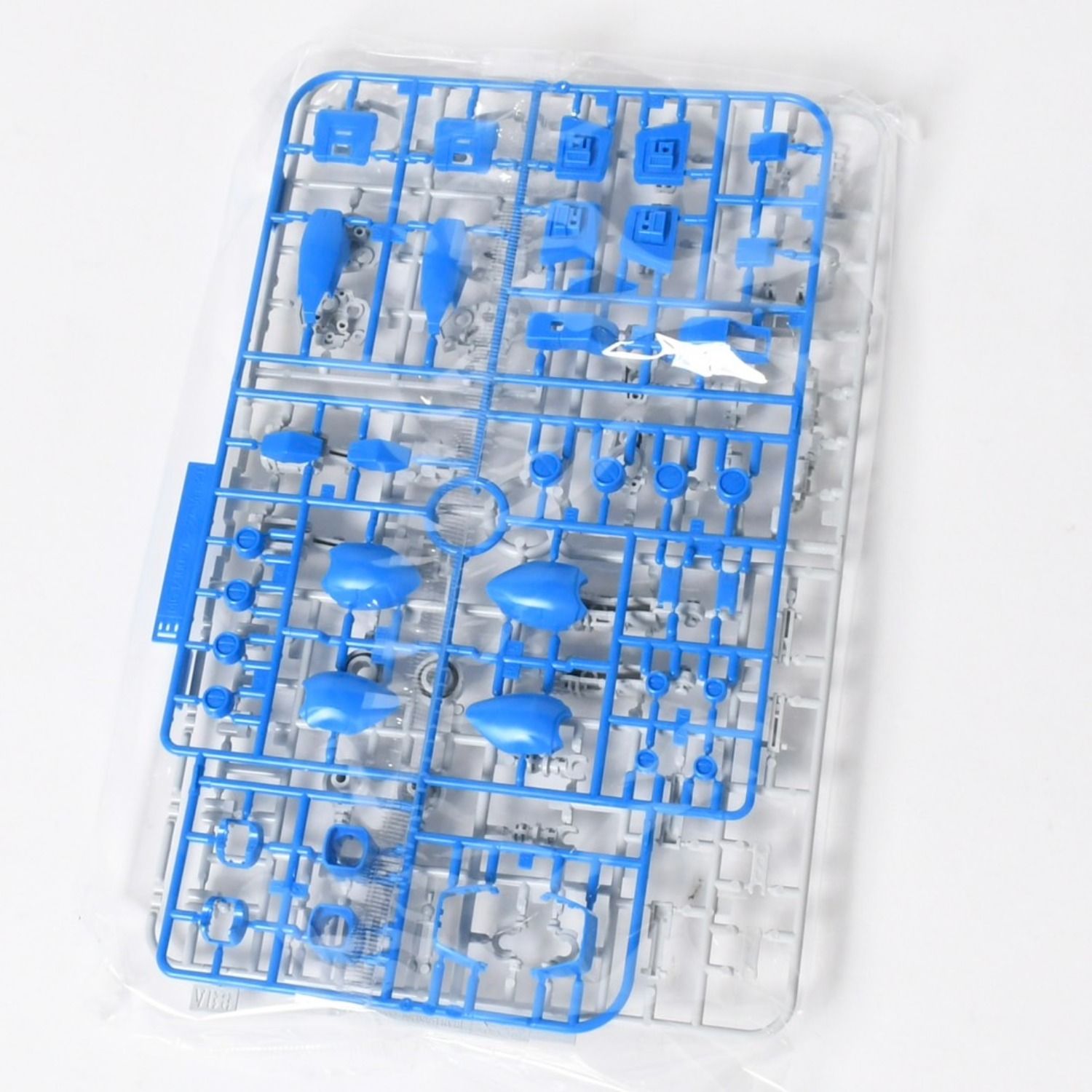 新品未使用 KITH × ガンダムプラモデル MG 1/100 RX-78-2 ガンダム Ver