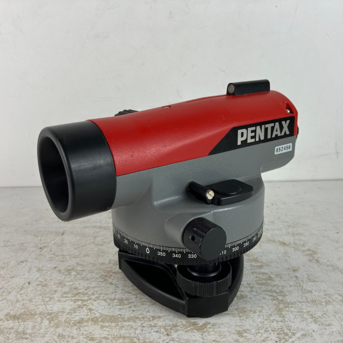 PENTAX ペンタックス オートレベル ケース付 ※校正歴不明 AP-226 レッド PENTAX ペンタックス オートレベル ケース付 ※校正歴不明 AP-226 レッド