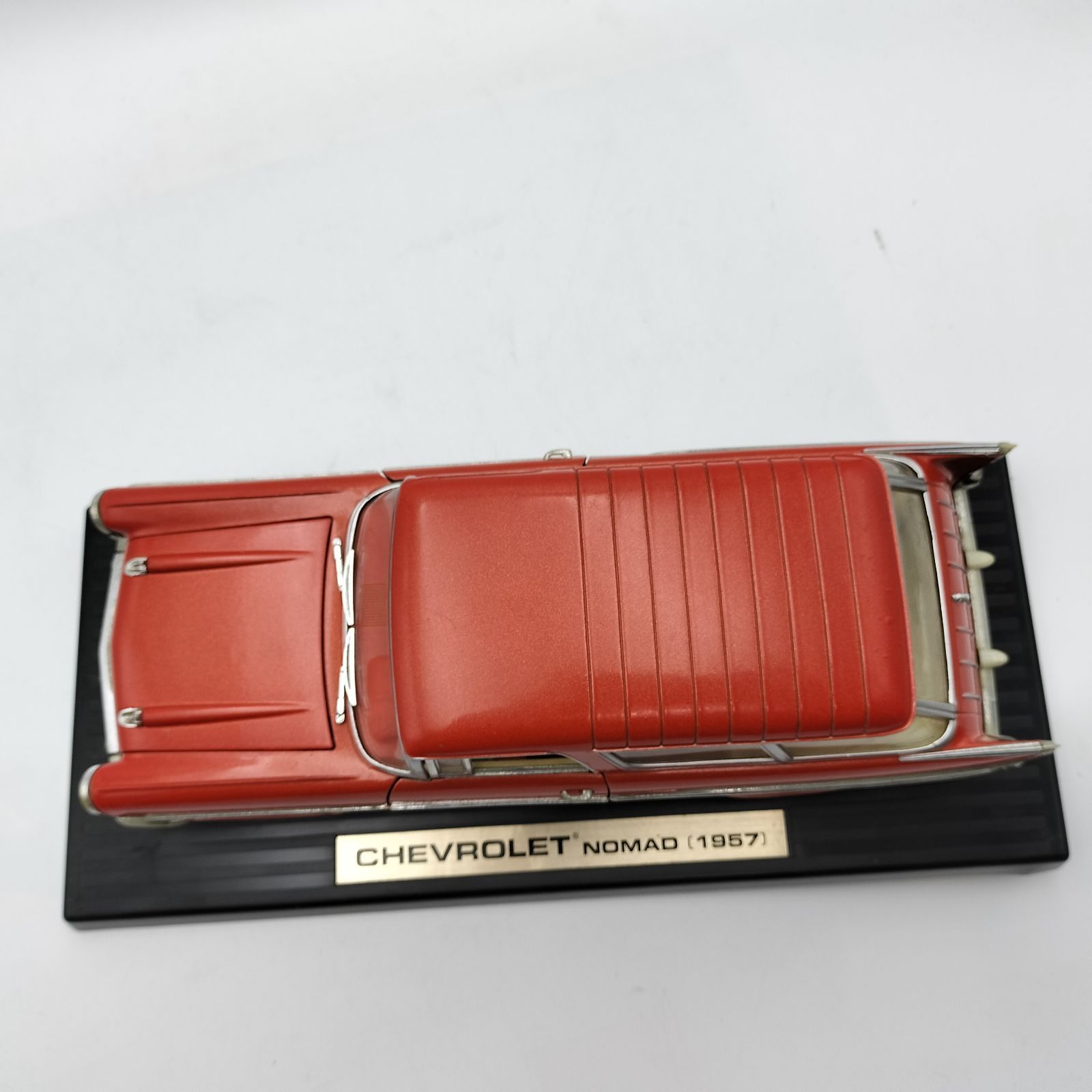 1/18 シボレー ノマド 1957 CHEVROLET NOMAD レッド Road Toughダイ