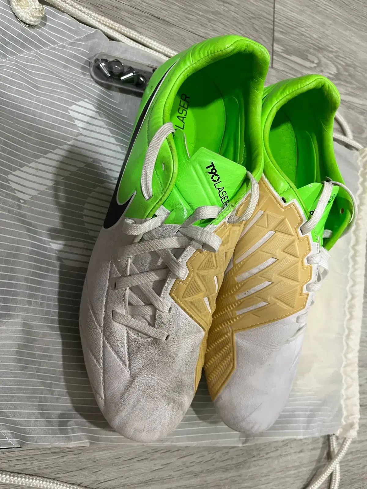 （ボスニア産）ナイキ トータル90 レーザー SG 290 サッカーシューズ 19,409円