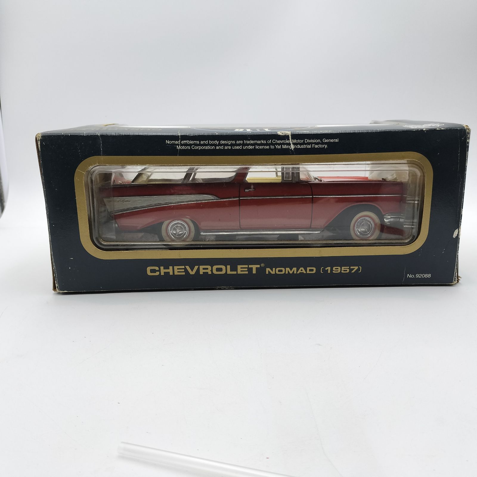 1/18 シボレー ノマド 1957 CHEVROLET NOMAD レッド Road Toughダイ