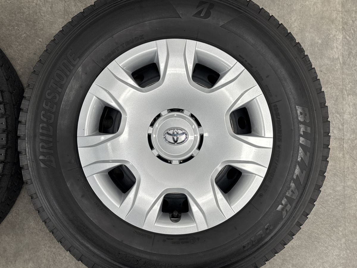 美品 バリ溝 スタッドレス付】トヨタ 200 ハイエース 純正 15in 6J +35