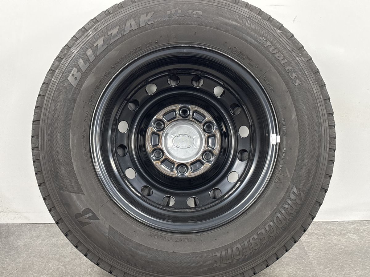 美品 バリ溝 スタッドレス付】トヨタ 200 ハイエース 純正 15in 6J +35