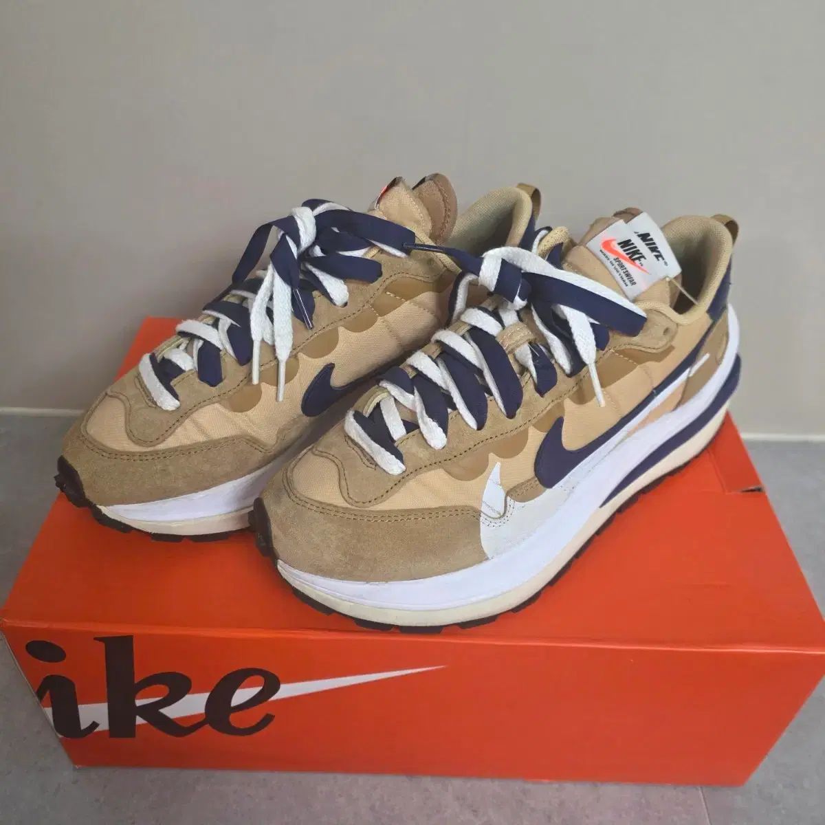 265 NIKE x SACAI ヴェイパーワッフル セサミ アンド ブルー ボーイ