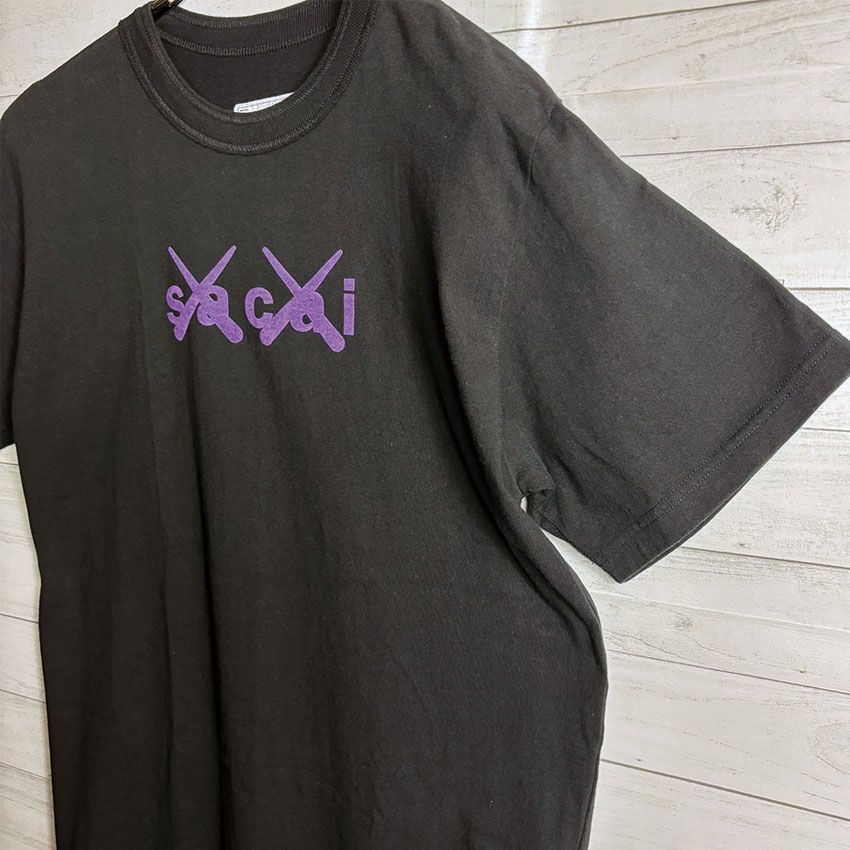 Sacai サカイ × Kaws カウズ センターロゴ Tシャツ 21SS サイズ3 Flock