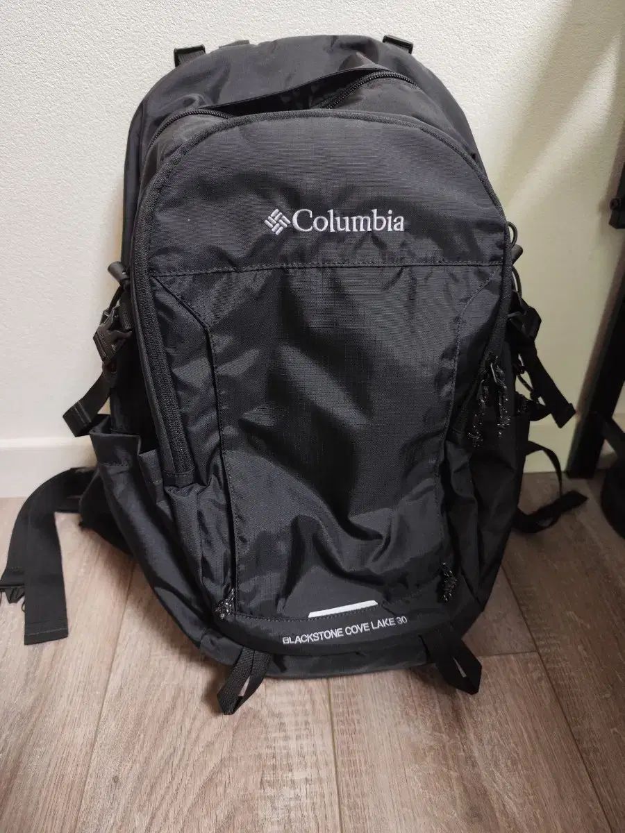 Columbia コロンビア 黒い石 ストーン コーブ レイクロ 30 リュックサック 出品 7,529円