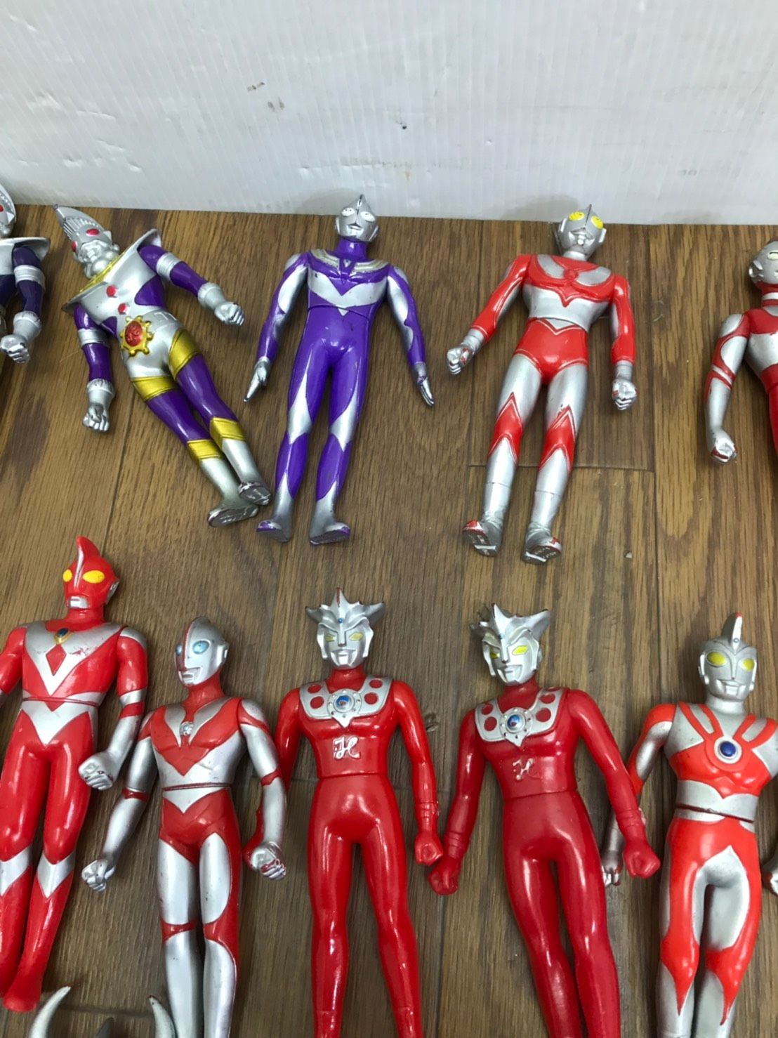 ウルトラマンソフトビニール人形まとめ売り 送料無料C52862 BANDAI ウルトラマン ソフトビニール人形 まとめ